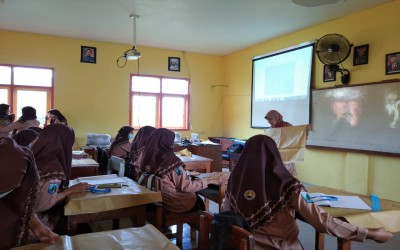 SMAN 1 Paciran, Sekolah SMA dengan Rasa MA (Madrasah Aliyah) dan SMK (Sekolah Menengah Kejuruan)
